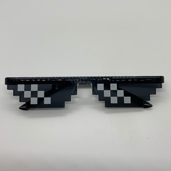 Meme 8-bit pixelated sunglasses 🕶 old school game - Picture 2 of 12
